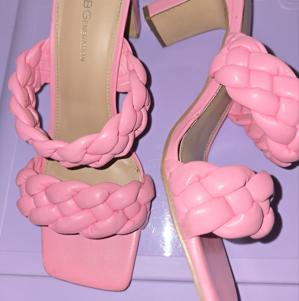 GUC BUBBLEGUM PINK BCBG HEELS (8)